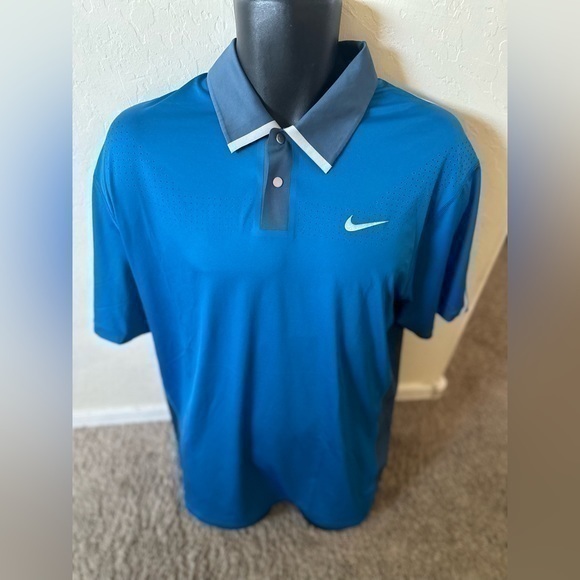 Nike Other - Men’s Nike pre own golf Tiger Woods collection TW polo shirt size L blue